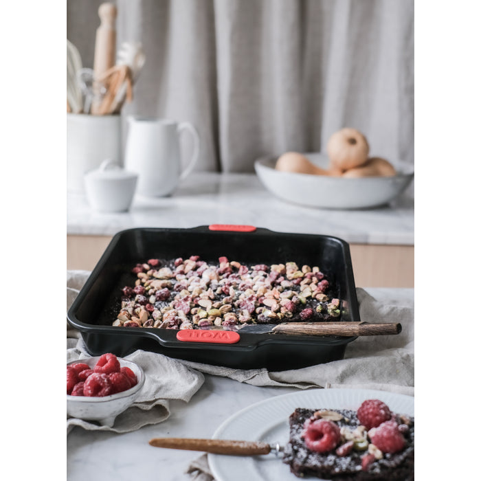 Woll - Bake It - Långpanna - 28 x 28 cm 3,6 l