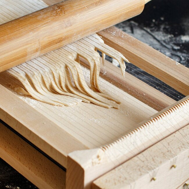 Eppicotispai Pastamaskin Chitarra med kavel