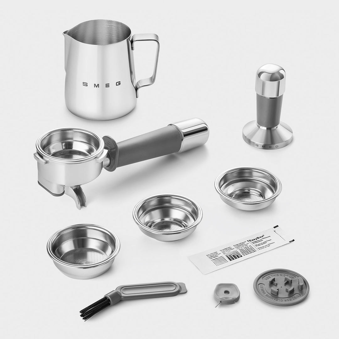 SMEG Manuell espressomaskin med kaffekvarn Svart, Högblank - 50's Style
