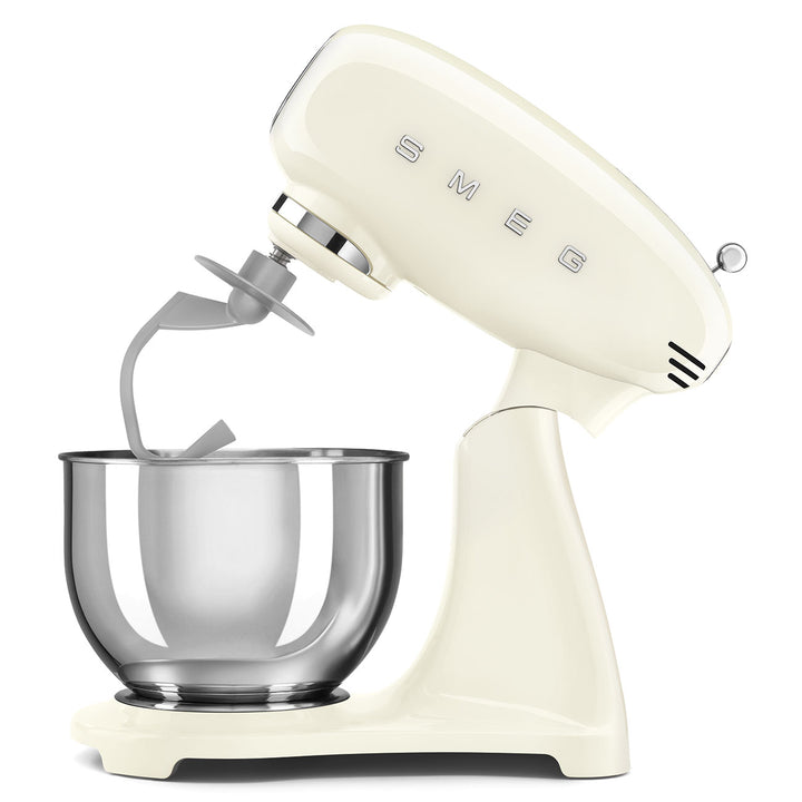 SMEG Helfärgad köksmaskin Creme, Högblank 50's Style
