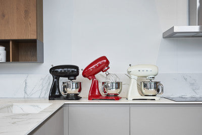 SMEG Helfärgad köksmaskin Svart, Högblank - 50's Style