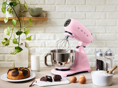 SMEG Helfärgad köksmaskin Rosa, Högblank - 50's Style