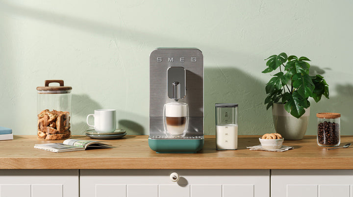 SMEG Helautomatisk espressomaskin Emerald Green, Matt - Collezione