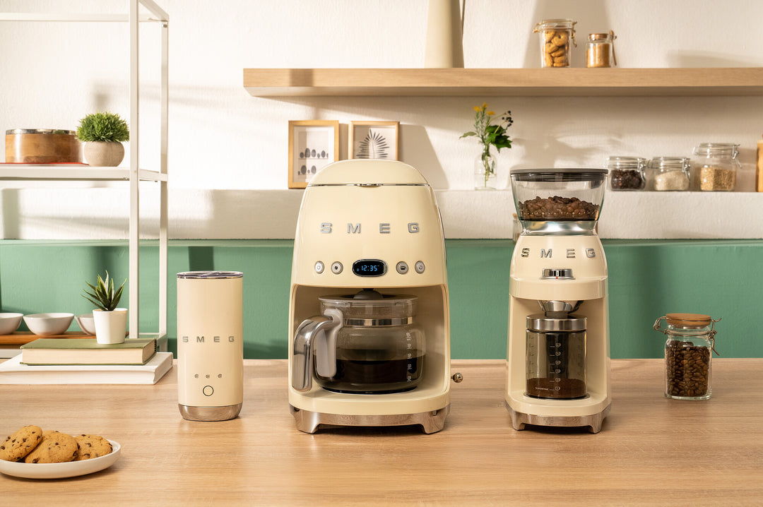 SMEG Kaffebryggare Creme, Högblank - 50's Style