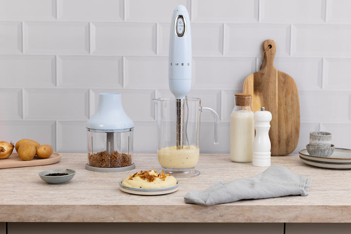 SMEG Stavmixer med tillbehör Pastellblå, Högblank - 50's Style
