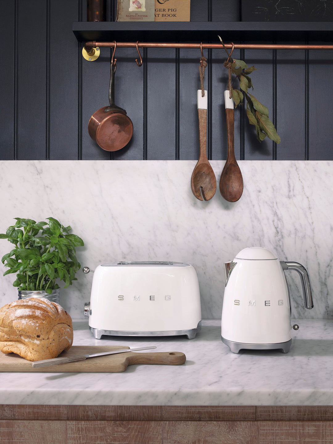 SMEG Vattenkokare Creme, Högblank 1,7l - 50's Style