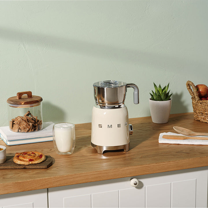 SMEG Mjölkskummare Creme, Högblank - 50's Style