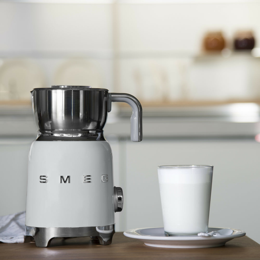 SMEG Mjölkskummare Vit, Högblank - 50's Style